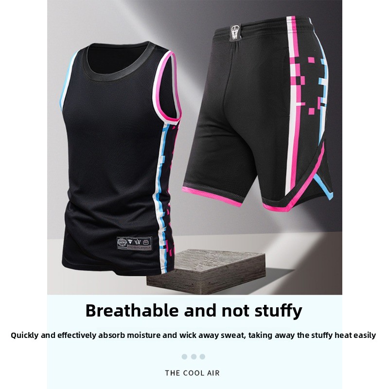 Outdoor Sportswear - Sommerliches Alltags-Outdoor-Freizeit-Trend-Set: Vielseitige Sportbekleidung für Herren